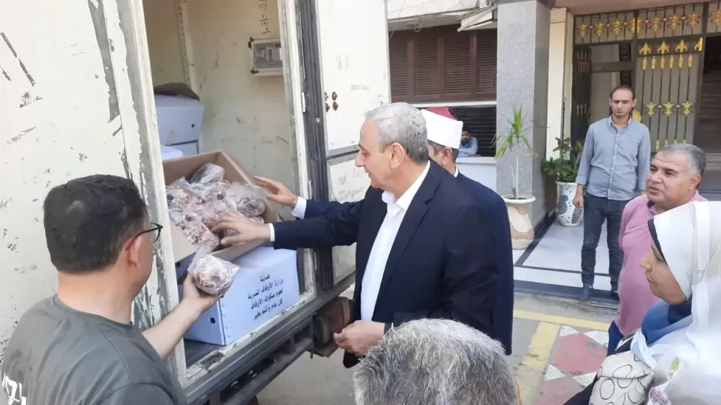 2 طن للأسر الأولى بالرعاية.. ”أوقاف الغربية” تسلم أولى دفعات لحوم صكوك الأضاحي للتضامن الاجتماعي