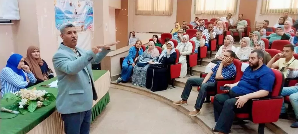 لتعزيز التواصل مع الصم.. ”شباب الغربية” تواصل تدريب العاملين على لغة الإشارة