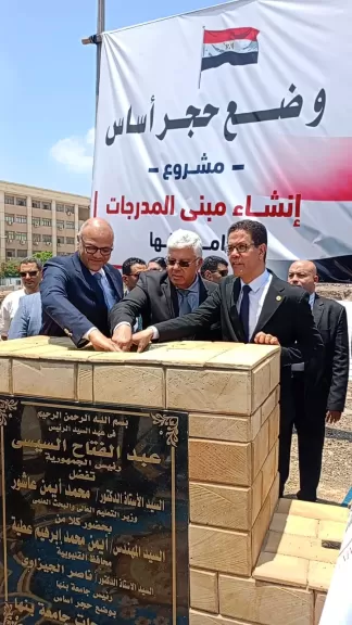 بتكلفة 800 مليون جنيه.. وزير التعليم العالى يضع حجر الأساس لمشروع إنشاء مبنى كليتي الفنون التطبيقية والتربية النوعية