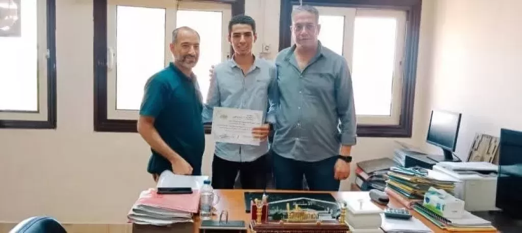 طالب بمدرسة السويدي للتكنولوجيا يطوّر نظامًا لإدارة مخالفات سيارات النقل