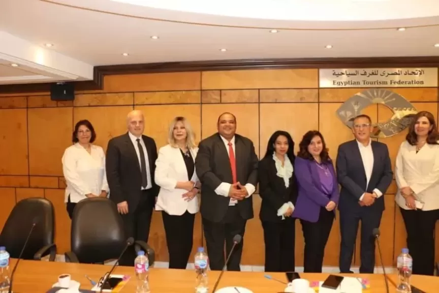 لتأهيل الخريجين.. توقيع مذكرة تفاهم بين «اتحاد الغرف السياحية» وكلية «السياحة والفنادق» بحلوان