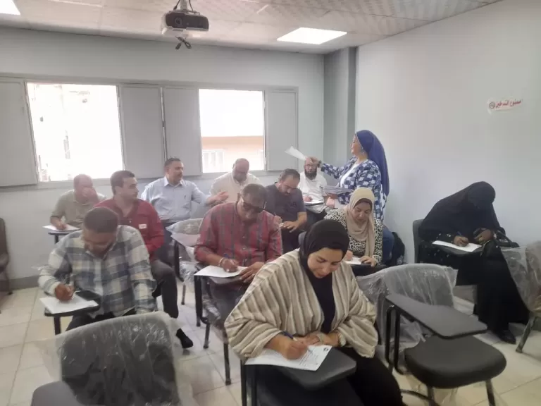 لجنة لاختبار عدد من المتقدمين بالدقهلية للالتحاق بدورات تدريبية بمركز سقارة