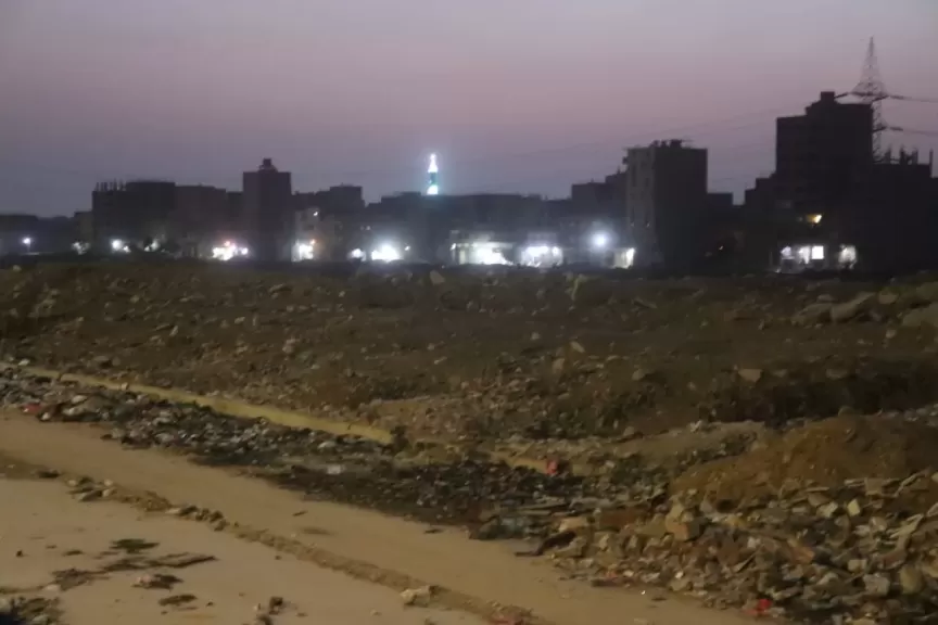 إزالة عدد من الأكشاك المخالفة أسفل كوبري الدائري بحملة إشغالات بشبرا الخيمه
