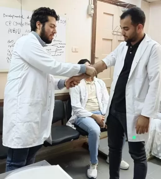 العلاج الطبيعي بالدقهلية يدعم مرضى الغسيل الكلوي وذوي الاحتياجات بـ8 آلاف جلسة خلال مايو
