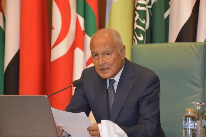 أبو الغيط يتسلم رسالة من رئيس الوزراء ووزير خارجية فلسطين
