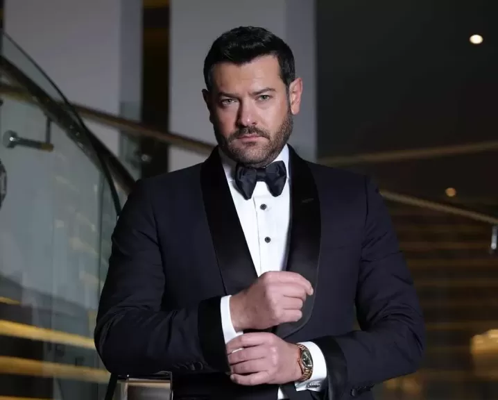 عمرو يوسف بطلًا لـ«موسم صيد الغزلان» عن رواية أحمد مراد