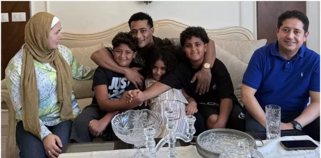 نجل محمد رمضان يعود للمحكمة بعد تصالح مع أسرة الطفل المعتدى عليه