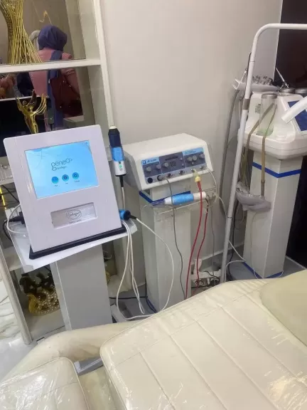 صحة الإسماعيلية” تضبط”طبيبة تجميل مزيفة” وتغلق مركزها غير المرخص