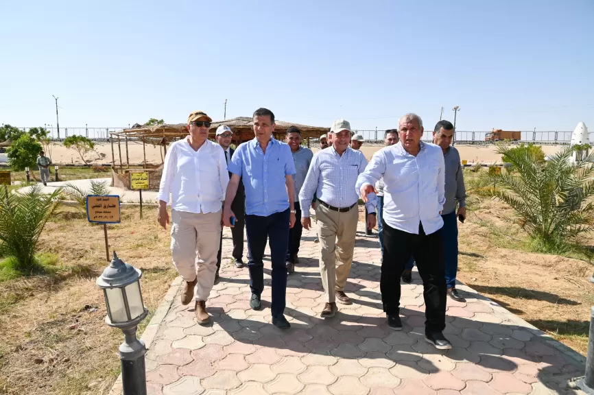 وزيرا الرى والزراعة يتفقدان أكبر مزرعة لإنتاج التمور بالعالم