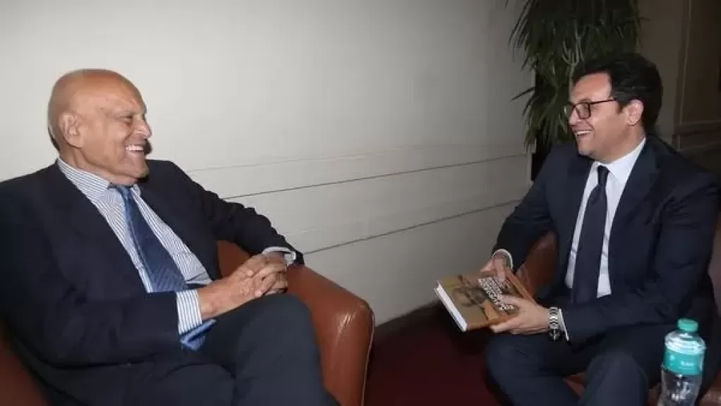 وزير الثقافة يستقبل الدكتور مجدي يعقوب للإعلان عن تفاصيل تمثال ”طبيب القلوب”