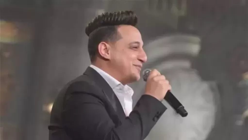 رضا البحراوي يُوقف نشاطه الفني مؤقتًا بسبب وعكة صحية لوالدته