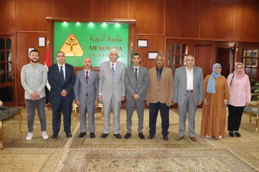 رئيس جامعة المنوفية يستقبل وفد الوحدة المركزية للتحول الرقمي بالمجلس الأعلى للجامعات