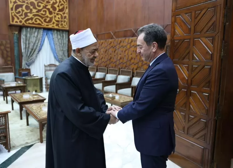 شيخ الأزهر يستقبل السفير الفرنسي ويعرب عن تقديره لموقف فرنسا المتزن والمنصف من العدوان على غزة
