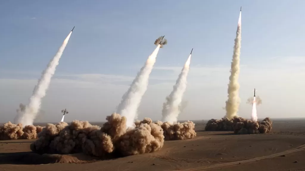 إيران أطلقت 6 صواريخ باتجاه القواعد الأميركية في قطر