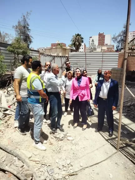 مسئول المشروعات القومية بمجلس الوزراء ومدير التأمين الصحي بالبحيرة يتابعان تطوير مستشفى ”المبرة” بكفر الدوار