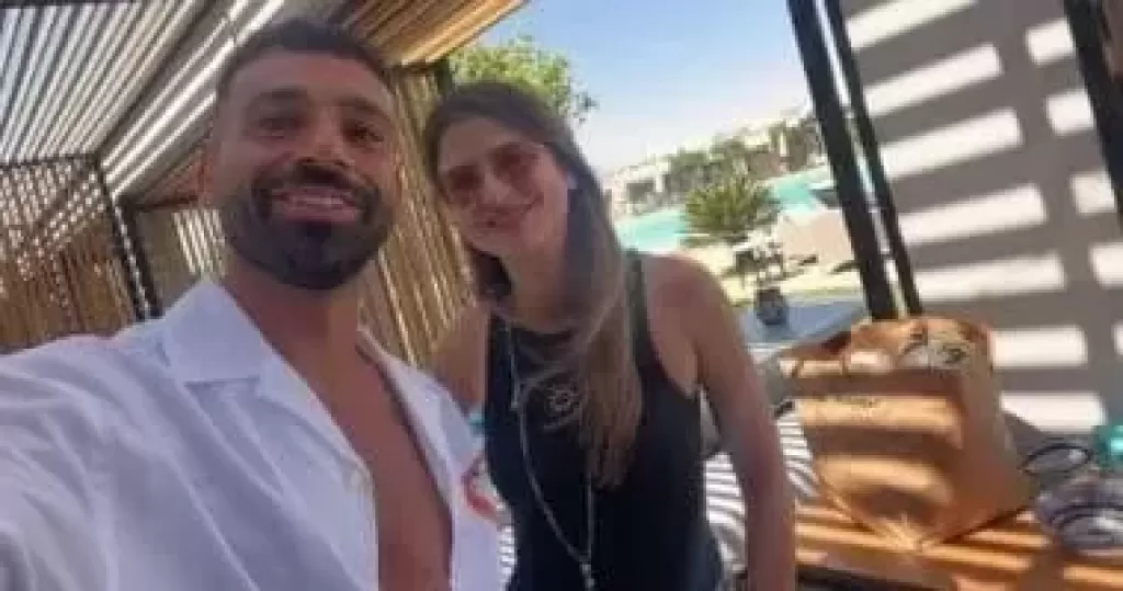 من هي كارين فهمي التي أشعلت التريند بصورتها مع محمد صلاح؟