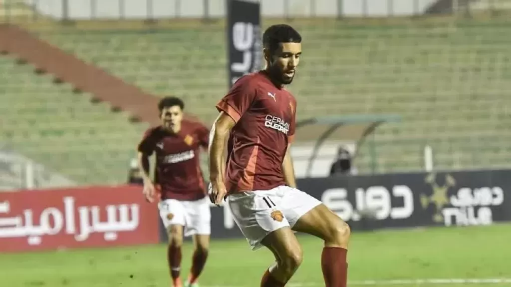 لوجانو السويسري يضم الجزائري أحمد قندوسي حتى 2028