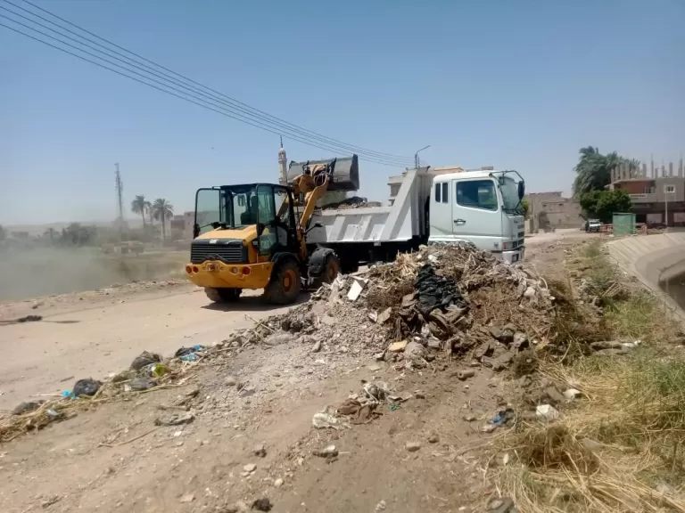 محافظ أسيوط: حملات مكثفة للنظافة ورفع المخلفات بقرى مركز أبو تيج لاستعادة المظهر الحضاري