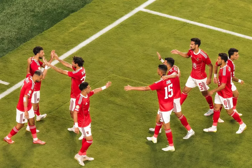 الأهلي يبدأ حسم ملف الراحلين.. قائمة مبدئية تضم 7 أسماء بينهم ثلاثي أجنبي