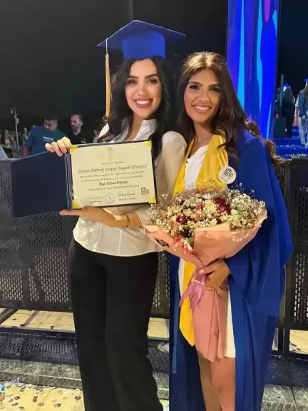 مى فاروق وابنتها زينة