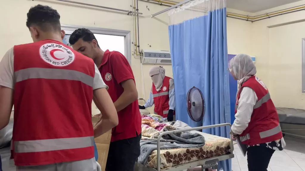 الهلال الأحمر المصري يقدم خدمات الدعم النفسي لمصابي حادث الطريق الإقليمي بمنوف