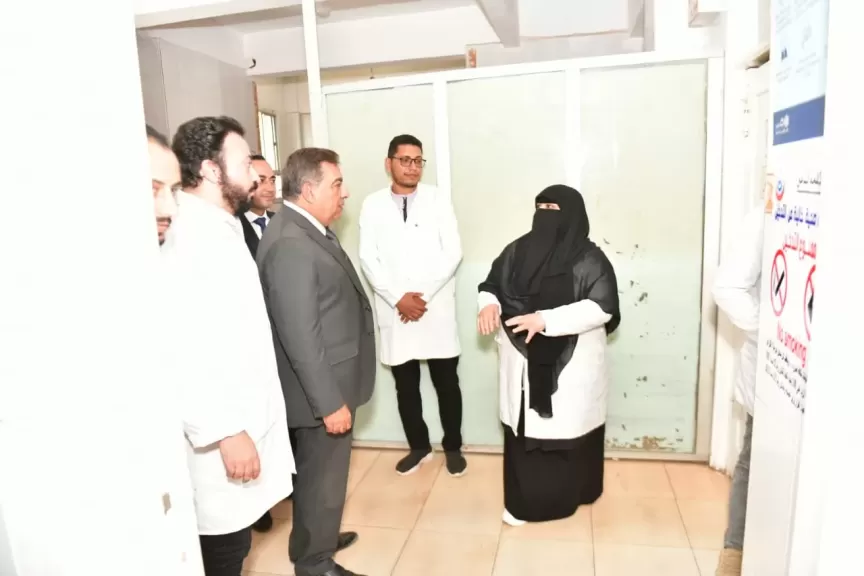 محافظ الدقهلية يتفقد حملة التبرع بالدم بمستشفى بلقاس «تبرعك بالدم حياة»