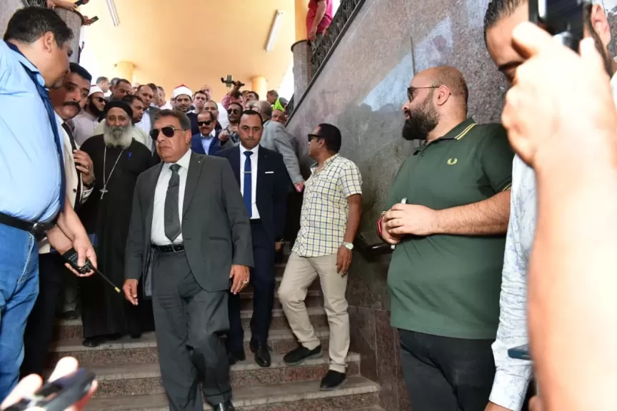 محافظ الدقهلية ورئيس هيئة السكك الحديدية يفتتحان وصلة خط قطار بلقاس - المنصورة