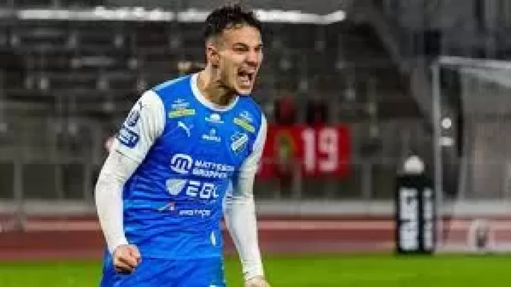بعد ارتباط اسمه بالأهلي والزمالك..  شلاسك البولندي يهاجم أسد الحملاوي