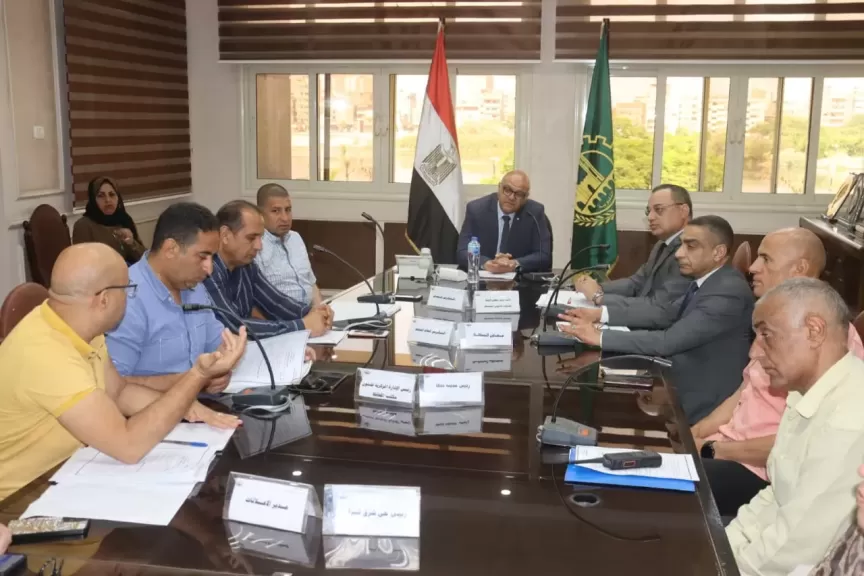 محافظ القليوبية يترأس إجتماع اللجنة العليا للإعلانات بالمحافظة لبحث طلبات المعلنين