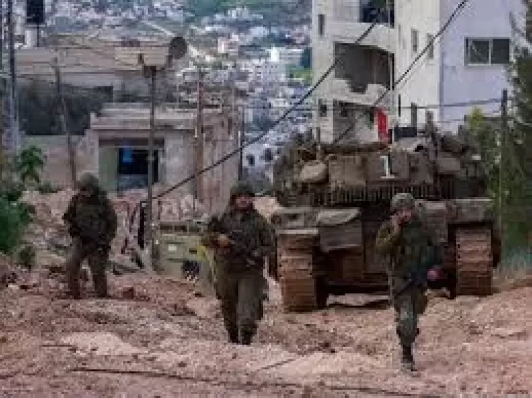 الاحتلال يصعّد عدوانه بالضفة ويواصل تهجير سكان طولكرم