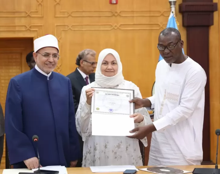 جامعة إفريقيا الفرنسية بمالي تمنح الدكتوراه الفخرية لرئيس جامعة الأزهر ومستشارة شيخ الأزهر
