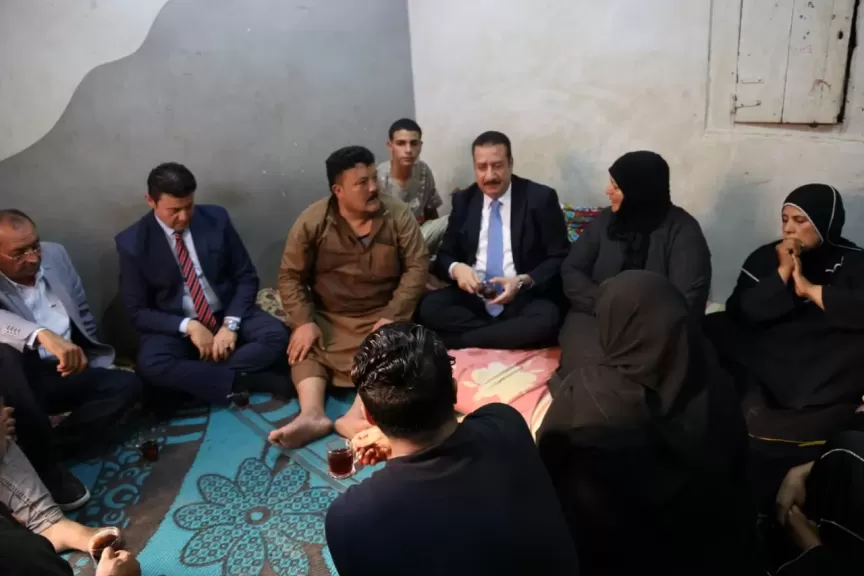 محافظ المنوفية يقدم واجب العزاء لوالد سائق حادث الطريق الإقليمي بمنزله بطملاي