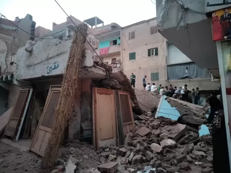 وفاة شخص في انهيار عقار بكفر الشيخ