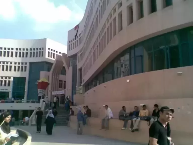 تنسيق الجامعات 2025.. تعرّف على برنامج إعداد معلم الكيمياء باللغة الإنجليزية بجامعة حلوان