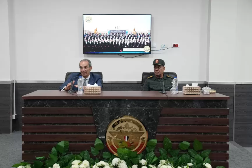 وزير الاتصالات يلتقى بالمتقدمين للإلتحاق بمبادرة ” الرواد الرقميون” فى بداية إختبارات القبول