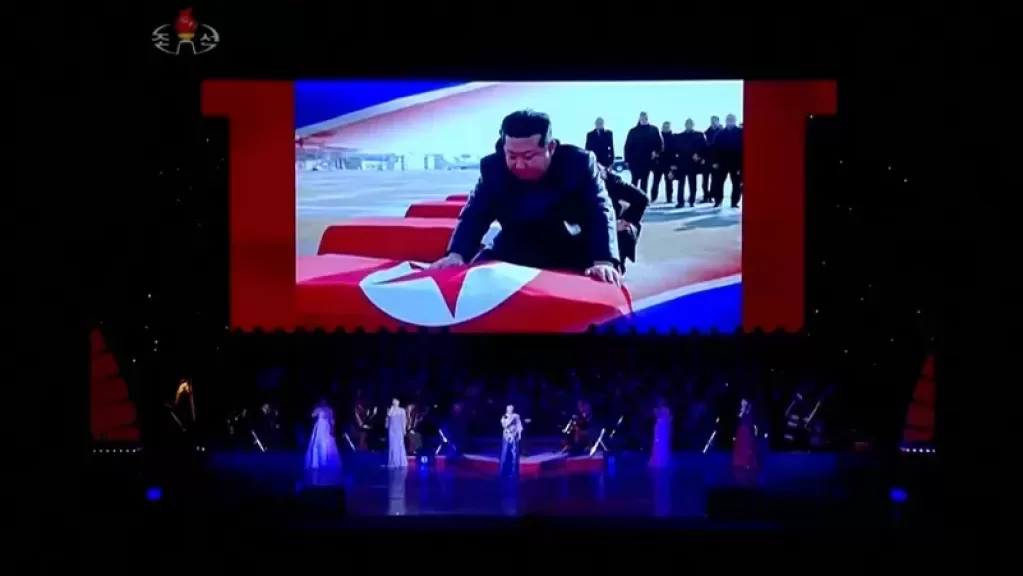 زعيم كوريا الشمالية يذرف الدموع خلال تأبين جنود قُتلوا في أوكرانيا