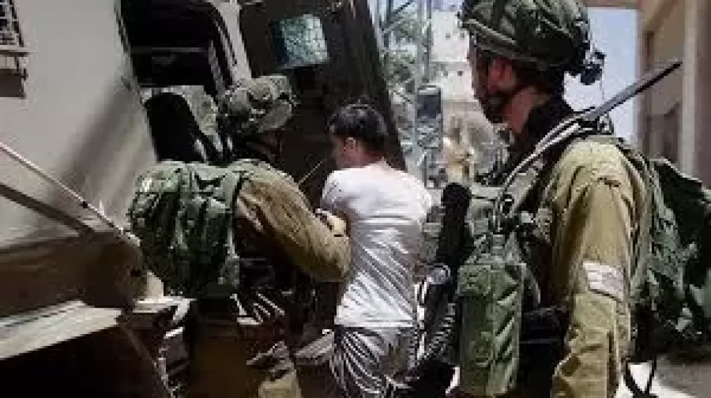 الضفة الغربية .. 660 حالة اعتقال من بينهم 25 امرأة و39 طفل باقتحامات إسرائيلية