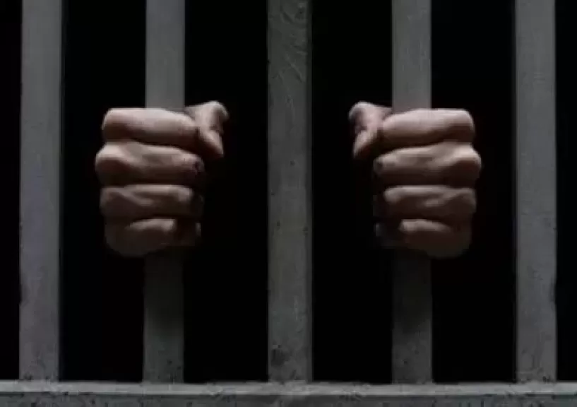 حبس 5 متهمين في واقعة قتل فتاة بعد الاعتداء عليها جنسيًا داخل شقتها بزفتى