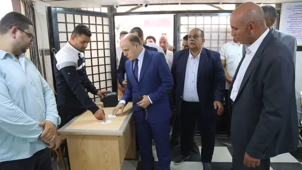 محافظ كفرالشيخ يتابع انتظام العمل بالمركز التكنولوجي بمدينة الحامول