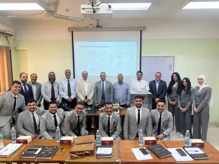 عميد هندسة طنطا يتفقد مشروعات تخرج طلاب برنامج الميكاترونكس ويشيد بروح الابتكار
