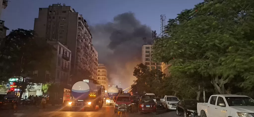 اشتعال جديد في سنترال رمسيس.. تعزيزات بالإطفاء وخزانات مياه لمواجهة النيران