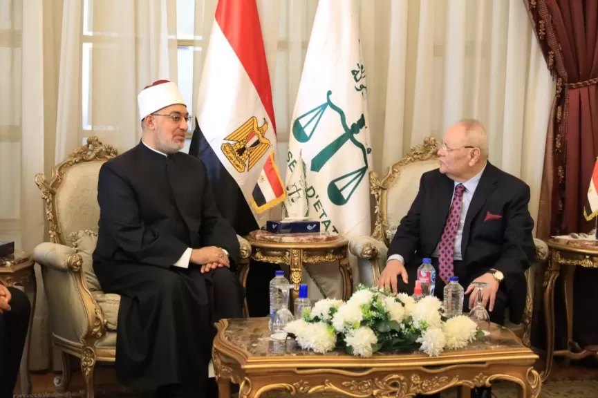 مفتي الجمهورية يهنئ رئيس مجلس الدولة بتوليه المنصب رسميًّا