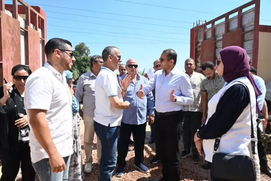 نائب محافظ البحيرة يتفقد مشروعات مياه الشرب والصرف الصحي بمركز بدر