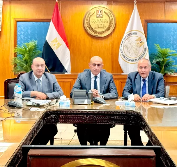 «عبداللطيف» يوجه بتنظيم توزيع كتيبات المفاهيم بامتحانات الثانوية العامة