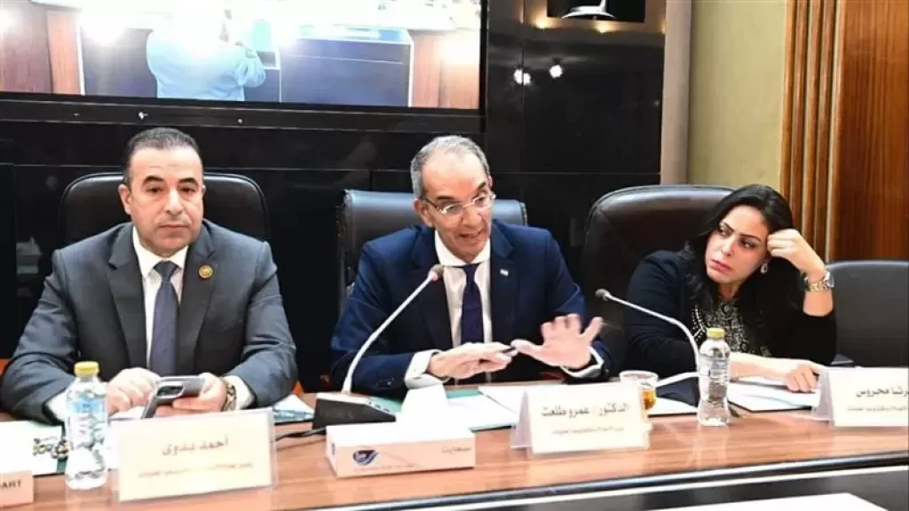 وزير الاتصالات أمام البرلمان: تأثر الخدمة بحريق سنترال رمسيس دون توقف كامل