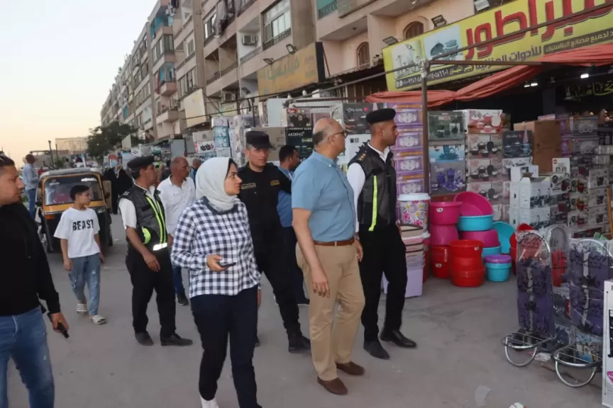 محافظ القليوبية يشن حملة لإزالة الإشغالات من محال البلاستيك بشارع ترعة الإسماعيلية