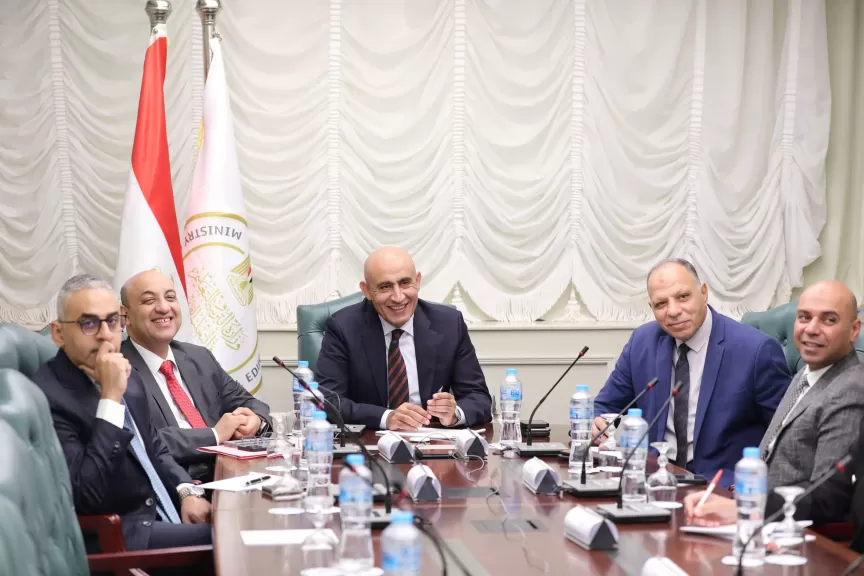 «عبداللطيف» يوجه بتكثيف المتابعة الميدانية بآخر أيام امتحانات الثانوية العامة غدًا