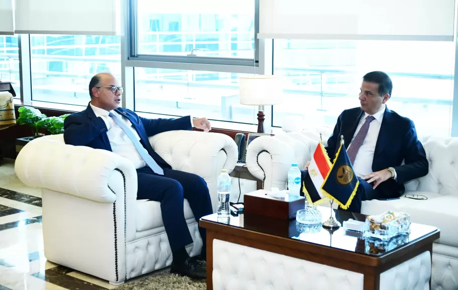رئيس هيئة الرقابة المالية ووزير الزراعة يعقدان اجتماعاً لتسريع تنفيذ خطط عمل صندوق التكافل الزراعي
