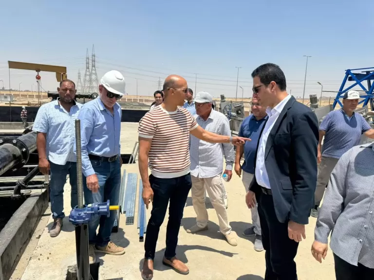 «بطاقة ٨٠ ألف م³/يوم بعد تطويرها».. رئيس جهاز القاهرة الجديدة يشهد التشغيل التجريبي لمحطة معالجة صرف صحي