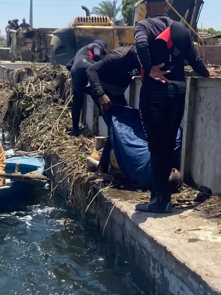 العثور على جثة أحد ضحايا غرق سيارة الماشية في معدية دشنا بقنا